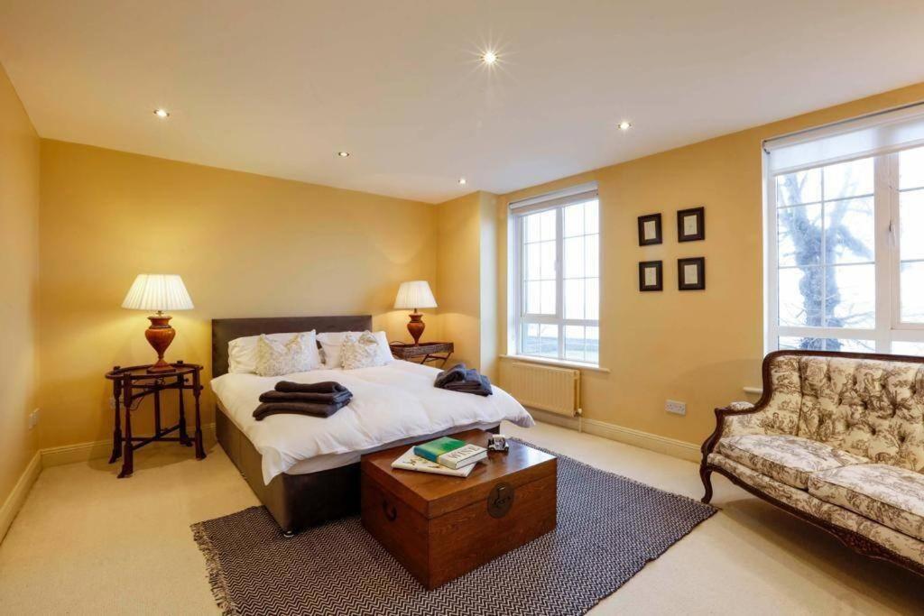 The Courtyard Queensborough Drogheda Exterior photo